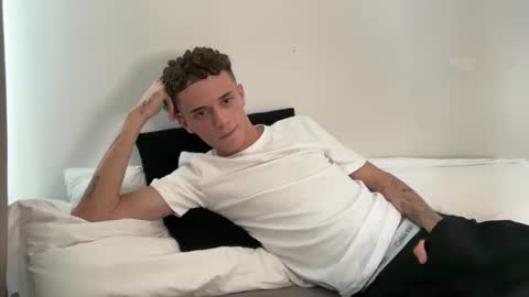 Snapshot of lz_britboy chatting on February 24, 2026, 12:25 pm NEW Leo lz britboy online show from February 24, 2026, 12:25 pm