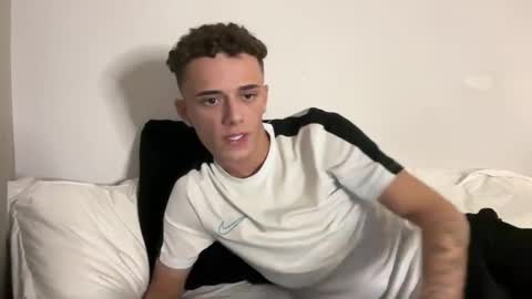 Snapshot of lz_britboy chatting on February 28, 2026, 8:54 pm NEW Leo lz britboy online show from February 28, 2026, 8:54 pm