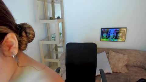 Snapshot of m1lk_choc chatting on February 22, 2025, 2:30 pm Mila online show from February 22, 2025, 2:30 pm