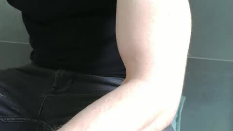Snapshot of m4dh4tter24 chatting on May 6, 2026, 10:53 am m4dh4tter24 online show from May 6, 2026, 10:53 am