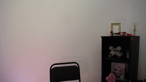 m_i_k_i_ online show from February 13, 2026, 1:51 pm