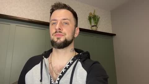 m_stephen online show from April 4, 2026, 3:05 am