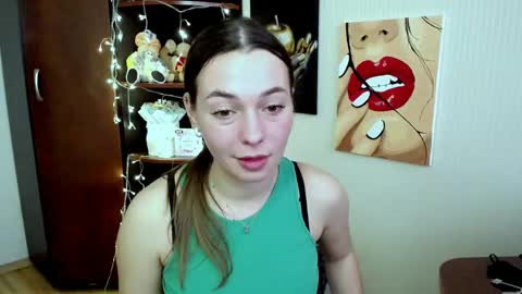 Vikki online show from March 8, 2025, 1:25 pm