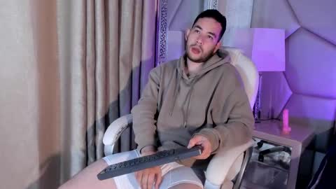 Snapshot of maatt_de_luca chatting on September 14, 2025, 1:43 pm Matt De Luca online show from September 14, 2025, 1:43 pm