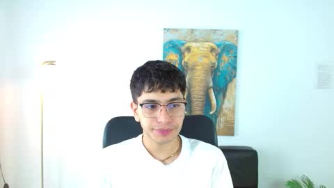 Max online show from March 29, 2026, 1:44 pm