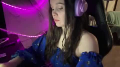 Apolonia online show from May 25, 2026, 6:03 pm