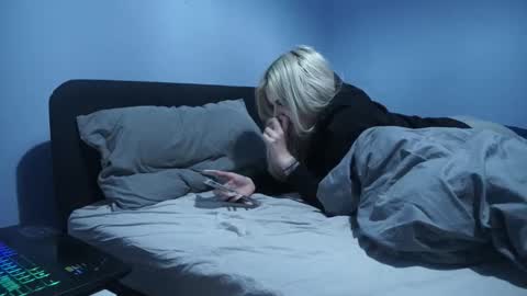 Mac Troy online show from January 17, 2026, 6:44 pm