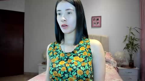 Snapshot of macarena_vallejo_ chatting on October 10, 2025, 3:27 am Macarena online show from October 10, 2025, 3:27 am