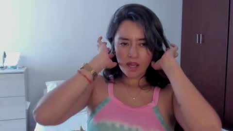 Maca online show from September 25, 2025, 3:49 pm