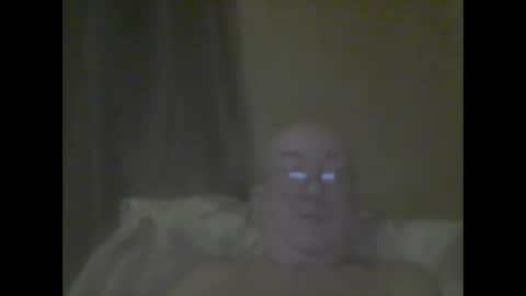 macbewdekan25 online show from October 19, 2025, 10:05 am