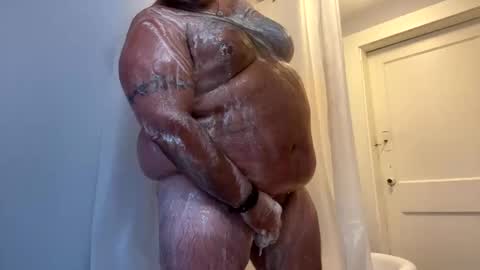 Snapshot of macdaddy512 chatting on October 1, 2025, 11:05 am Macdaddy512 online show from October 1, 2025, 11:05 am