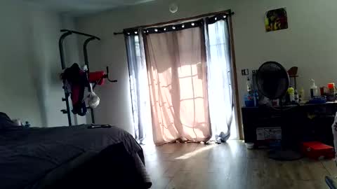 Mace Shwanger online show from April 18, 2026, 4:00 pm