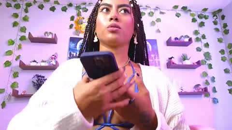 Macey Elliot Modelo Independiente online show from December 10, 2024, 5:11 pm