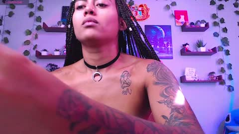 Macey Elliot Modelo Independiente online show from December 18, 2024, 2:17 pm