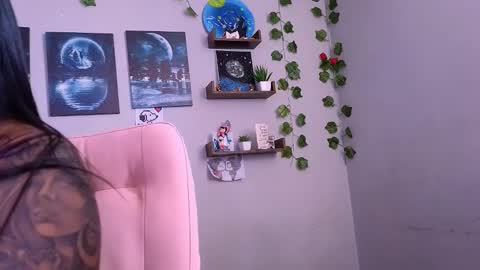 Macey Elliot Modelo Independiente online show from September 13, 2025, 5:35 pm