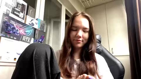 Mila online show from May 10, 2026, 5:01 am