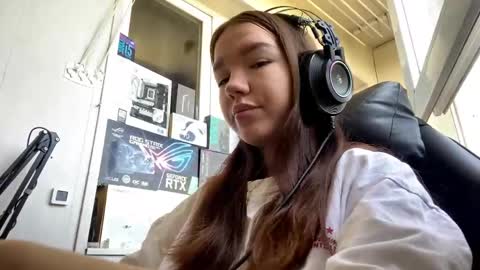 Mila online show from May 14, 2026, 9:05 am