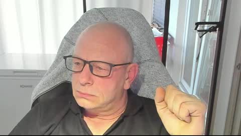 Andy online show from April 6, 2026, 6:09 pm