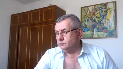 Macho online show from June 18, 2026, 11:47 am
