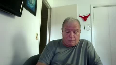 mackdocc001 online show from September 17, 2025, 8:10 pm