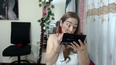 Snapshot of madam_dali chatting on February 6, 2025, 12:26 pm Dalila online show from February 6, 2025, 12:26 pm