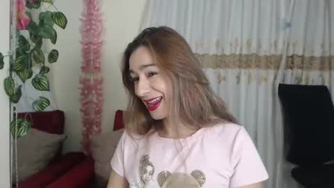 Snapshot of madam_dali chatting on February 17, 2025, 12:38 pm Dalila online show from February 17, 2025, 12:38 pm