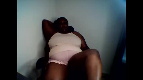 madame_pleasure40 online show from May 10, 2026, 8:58 pm