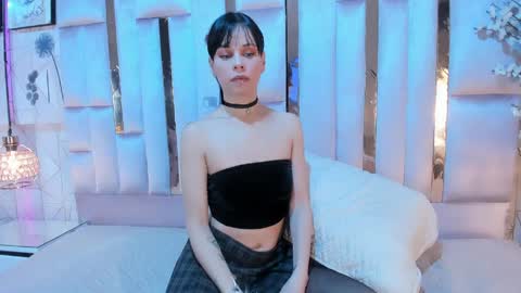  madamedesade01   online show from April 14, 2026, 9:43 pm