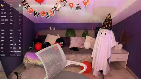 Evelyn online show from November 2, 2025, 6:27 am