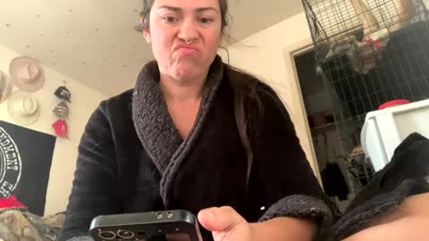 SummerPeach online show from January 21, 2025, 4:27 pm