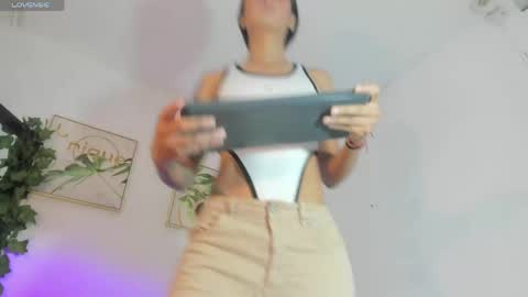 Maddie Ray online show from April 24, 2026, 11:23 am