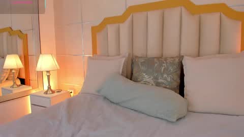    online show from April 15, 2026, 7:43 pm