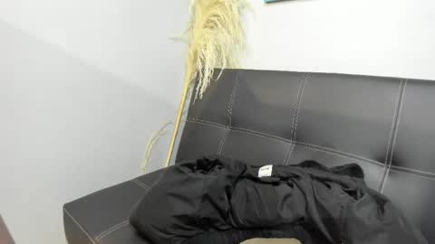 Snapshot of madelaine_blosson chatting on April 30, 2026, 10:21 am Madelaine online show from April 30, 2026, 10:21 am