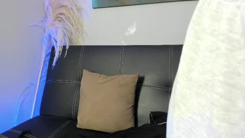 Snapshot of madelaine_blosson chatting on May 1, 2026, 10:20 am Madelaine online show from May 1, 2026, 10:20 am