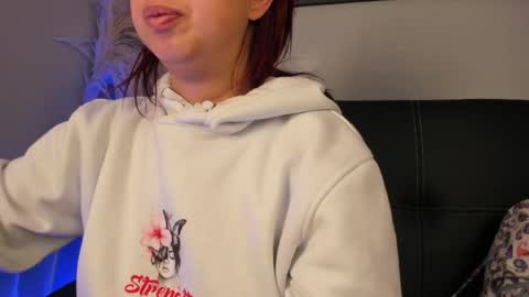 Snapshot of madelaine_blosson chatting on May 7, 2026, 10:31 am Madelaine online show from May 7, 2026, 10:31 am