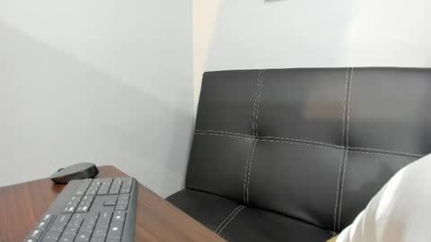 Snapshot of madelaine_blosson chatting on May 20, 2026, 10:21 am Madelaine online show from May 20, 2026, 10:21 am
