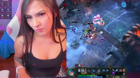 Snapshot of madeleine_shinobi chatting on January 14, 2025, 2:40 am Emily Only Fans online show from January 14, 2025, 2:40 am