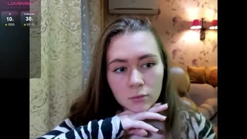 madeleinequincy online show from November 2, 2025, 9:06 pm