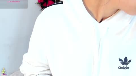 Madelin Clerk online show from December 29, 2024, 2:21 pm