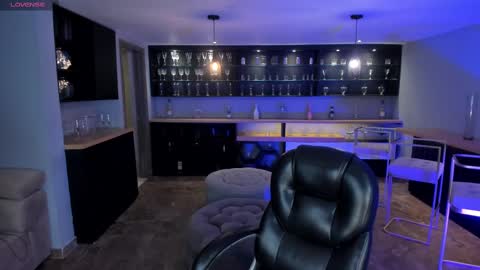 Snapshot of madelinefox_ chatting on March 6, 2025, 9:03 am Madeline online show from March 6, 2025, 9:03 am