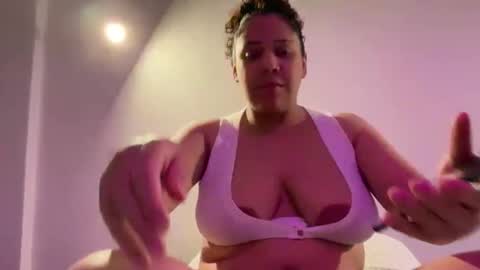 Snapshot of madellein chatting on February 2, 2026, 12:53 am madellein online show from February 2, 2026, 12:53 am