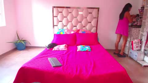 Snapshot of madeyn_roses chatting on September 28, 2025, 8:14 pm madelyn roses online show from September 28, 2025, 8:14 pm