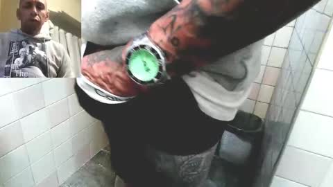 madeyoulook818 online show from April 29, 2026, 2:37 am