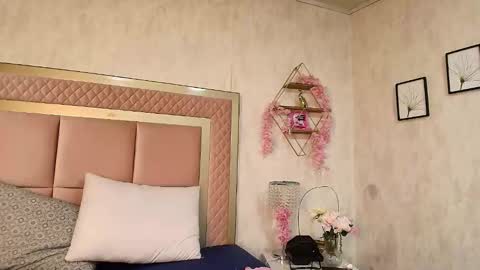 madhison_5 online show from June 4, 2026, 11:49 am