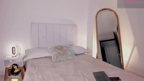 Snapshot of madison__evans chatting on February 25, 2025, 5:30 am Valentina 1030 530 - online show from February 25, 2025, 5:30 am