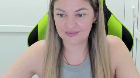 Snapshot of madison_smile chatting on May 28, 2026, 7:05 am Madison online show from May 28, 2026, 7:05 am