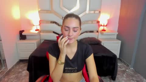 Madison Carzon online show from September 20, 2025, 8:10 pm