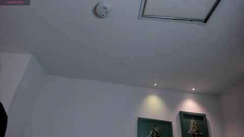 Maddi Collins online show from November 30, 2025, 11:25 am