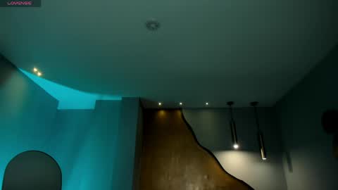 Maddi Collins online show from April 10, 2026, 11:48 am