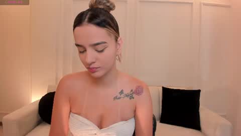 Maddi Collins online show from June 30, 2026, 7:48 pm